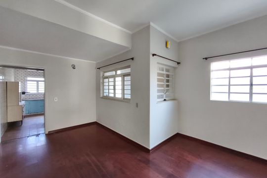Casa para alugar com 2 quartos, 185m² em Jardim Baroneza, Campinas