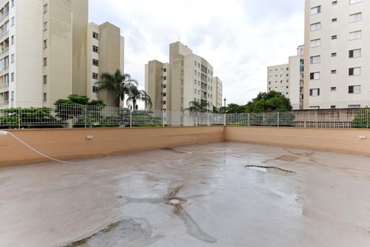 Área privativa da suíte de apartamento para alugar com 3 quartos, 195m² em Vila Amélia, São Paulo