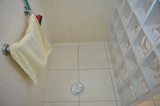 Banheiro da Suíte 2 de casa à venda com 3 quartos, 290m² em Jardim Moncoes, Santo André