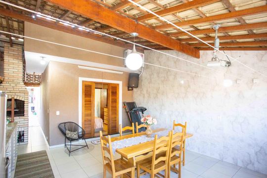 Varanda gourmet de casa à venda com 3 quartos, 200m² em Taboão, Diadema