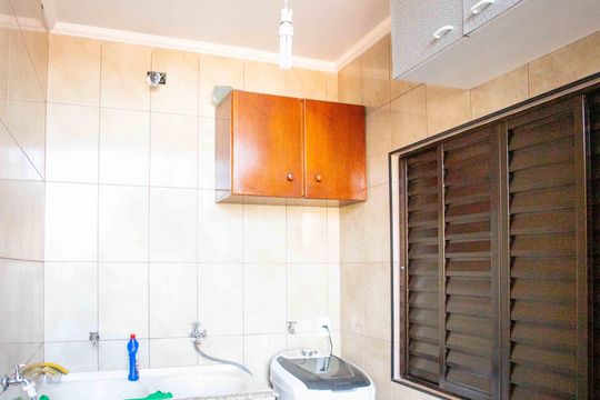 Área de Serviço de casa à venda com 3 quartos, 200m² em Taboão, Diadema