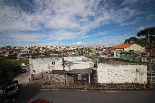 Vista de casa à venda com 5 quartos, 360m² em Conjunto Agua Branca, Contagem