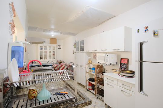 Cozinha da Casa 1 de casa à venda com 7 quartos, 450m² em Vila Nova Manchester, São Paulo
