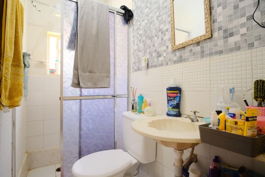 Banheiro da Casa 3 de casa à venda com 7 quartos, 450m² em Vila Nova Manchester, São Paulo