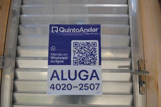 Placa Instalada de apartamento para alugar com 1 quarto, 30m² em Vila Valqueire, Rio de Janeiro