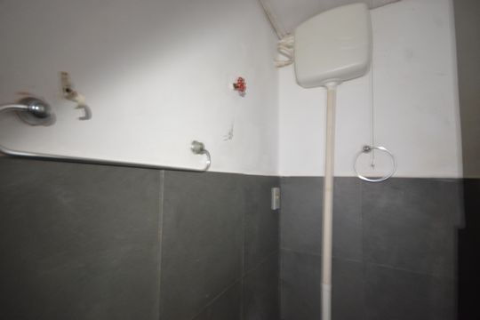Banheiro de apartamento para alugar com 1 quarto, 30m² em Vila Valqueire, Rio de Janeiro