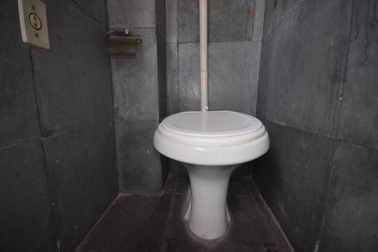 Banheiro de apartamento para alugar com 1 quarto, 30m² em Vila Valqueire, Rio de Janeiro