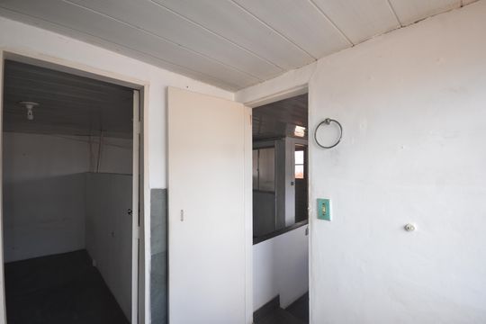 Banheiro de apartamento para alugar com 1 quarto, 30m² em Vila Valqueire, Rio de Janeiro