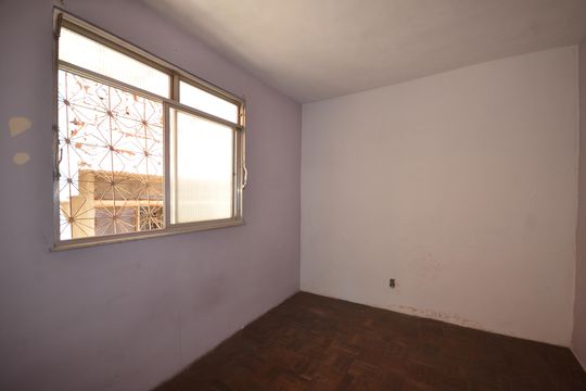 Quarto de apartamento para alugar com 1 quarto, 100m² em Vila Valqueire, Rio de Janeiro