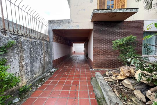 Garagem de casa à venda com 4 quartos, 180m² em Vila Lageado, São Paulo