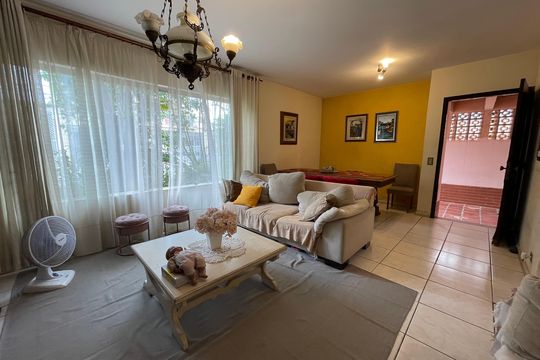 Sala de casa à venda com 4 quartos, 180m² em Vila Lageado, São Paulo