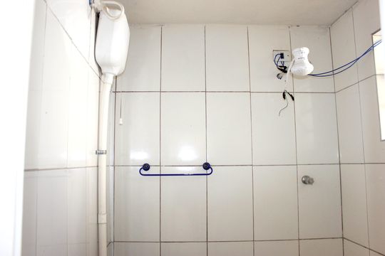 Banheiro de casa para alugar com 1 quarto, 30m² em Jardim Rosa de Franca, Guarulhos
