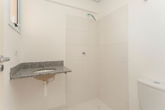 Banheiro de kitnet/studio à venda com 1 quarto, 37m² em Jardim Santa Cruz (campo Grande), São Paulo