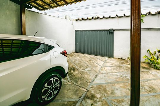 Casa para alugar com 3 quartos, 320m² em Santa Monica, Belo Horizonte