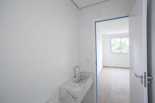 Banheiro da suíte de apartamento à venda com 3 quartos, 80m² em Cidade Nova, Belo Horizonte