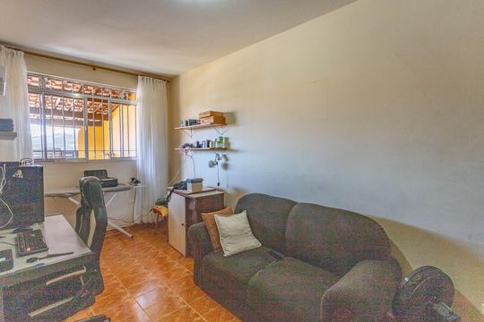 Casa à venda com 3 quartos, 199m² em Campanário, Diadema