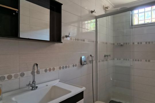 Banheiro Social - Casa 2 de casa de condomínio à venda com 5 quartos, 256m² em Taquara, Rio de Janeiro