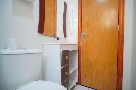 Banheiro de apartamento à venda com 2 quartos, 45m² em São José, São Leopoldo