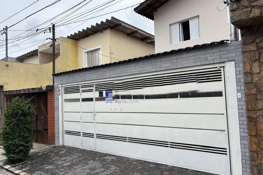 Fachada  de casa à venda com 3 quartos, 176m² em Jardim das Palmeiras, São Bernardo do Campo