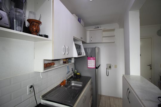 Cozinha de apartamento à venda com 2 quartos, 48m² em Passo das Pedras, Porto Alegre