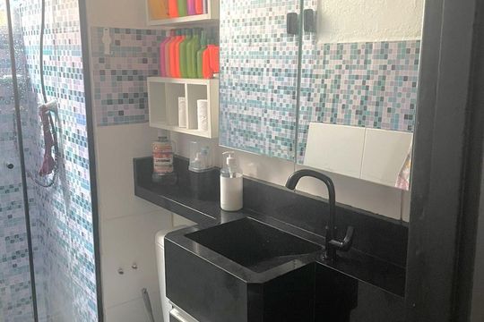 Banheiro de apartamento para alugar com 2 quartos, 48m² em Jardim Petropolis, Cotia