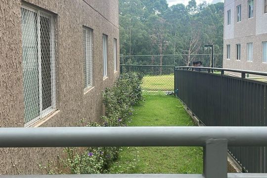 Área externa de apartamento para alugar com 2 quartos, 48m² em Jardim Petropolis, Cotia