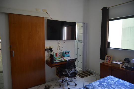 Quarto Suíte de casa para alugar com 2 quartos, 250m² em Utinga, Santo André