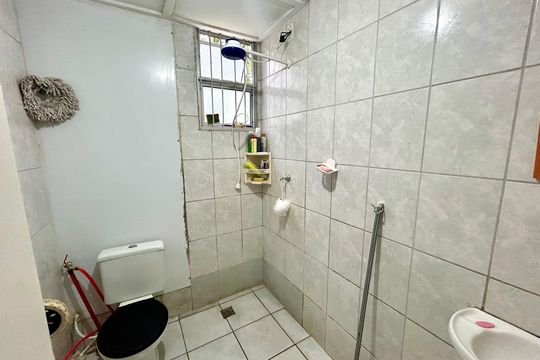 Banheiro  de apartamento para alugar com 2 quartos, 47m² em Jardim Vermelhão, Guarulhos