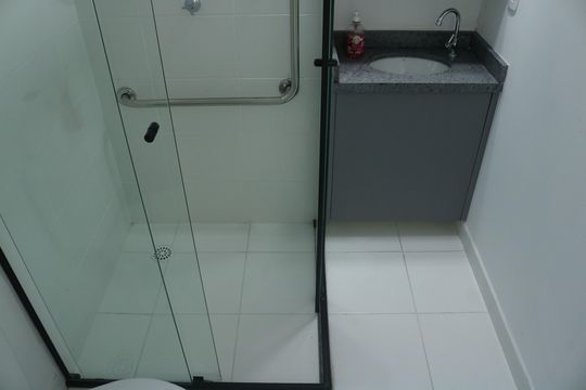 Banheiro de apartamento para alugar com 1 quarto, 25m² em Barra Funda, São Paulo