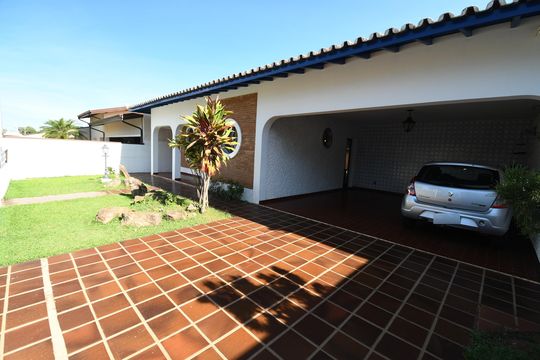 Garagem de casa para alugar com 4 quartos, 540m² em Jardim Chapadão, Campinas