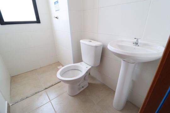 Banheiro Social de apartamento para alugar com 2 quartos, 55m² em Shopping Park, Uberlândia