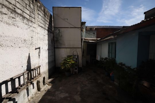 Quintal  de casa à venda com 3 quartos, 250m² em Jardim Domitila, São Paulo