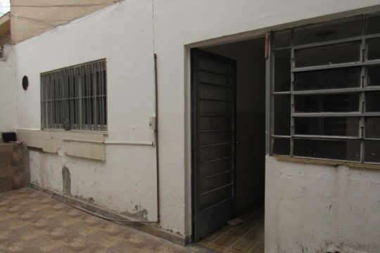 Área externa de casa para alugar com 3 quartos, 150m² em Pestana, Osasco