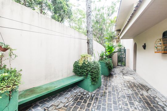 Quintal de casa de condomínio para alugar com 4 quartos, 1300m² em Chacara Santa Lucia, Carapicuíba
