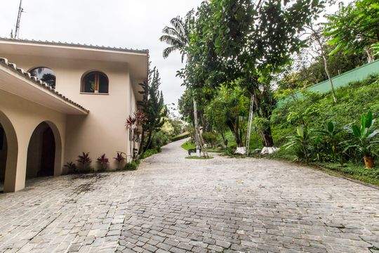 Garagem de casa de condomínio para alugar com 4 quartos, 1300m² em Chacara Santa Lucia, Carapicuíba