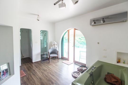 Suíte de casa de condomínio para alugar com 4 quartos, 1300m² em Chacara Santa Lucia, Carapicuíba