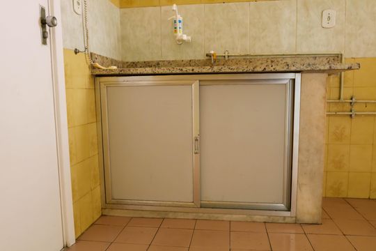 Cozinha de apartamento para alugar com 2 quartos, 65m² em Todos Os Santos, Rio de Janeiro
