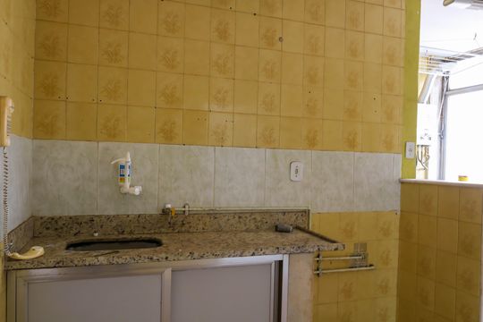 Cozinha de apartamento para alugar com 2 quartos, 65m² em Todos Os Santos, Rio de Janeiro