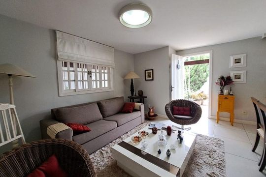 Casa à venda com 3 quartos, 200m² em Itaipu, Niterói