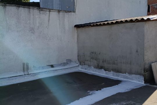Casa à venda com 5 quartos, 200m² em Canhema, Diadema