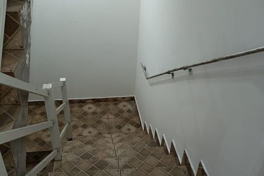 Casa à venda com 5 quartos, 200m² em Canhema, Diadema