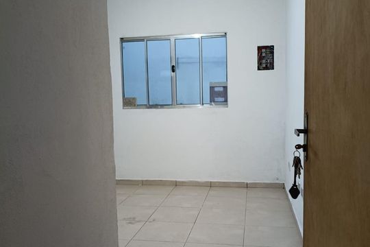Casa à venda com 5 quartos, 200m² em Canhema, Diadema