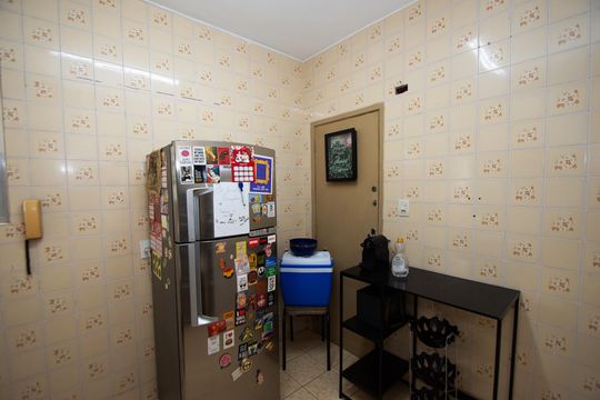cozinha de apartamento para alugar com 2 quartos, 63m² em Pinheiros, São Paulo