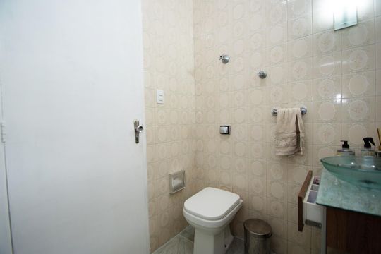 banheiro de apartamento para alugar com 2 quartos, 63m² em Pinheiros, São Paulo