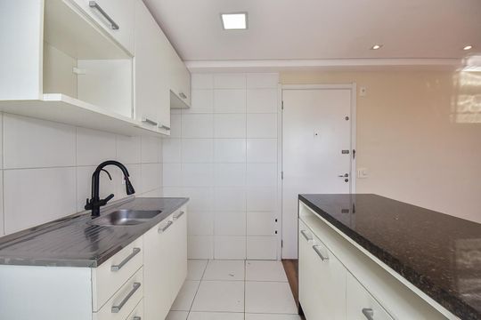 Cozinha de apartamento à venda com 2 quartos, 40m² em Jardim Taboao, São Paulo