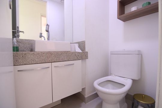Lavabo de apartamento à venda com 3 quartos, 102m² em Barra da Tijuca, Rio de Janeiro