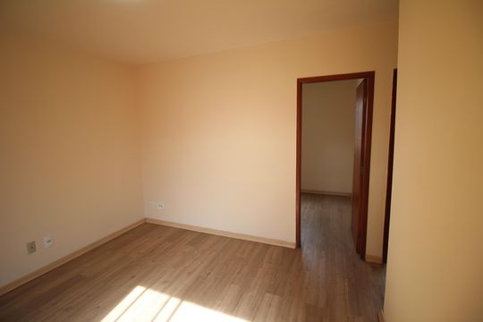 Sala de apartamento para alugar com 2 quartos, 45m² em Riacho das Pedras, Contagem