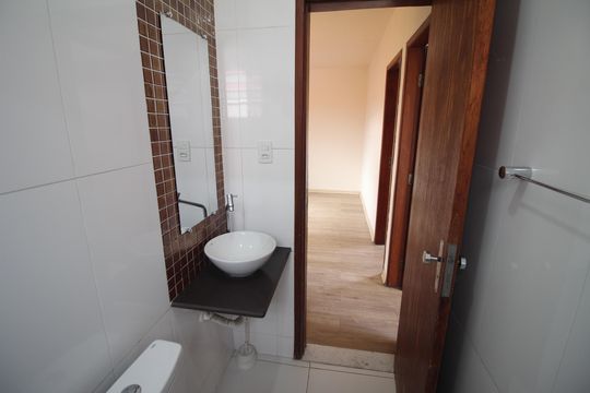 Banheiro de apartamento para alugar com 2 quartos, 45m² em Riacho das Pedras, Contagem