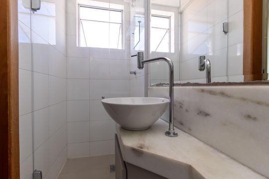 Banheiro da Suíte de apartamento à venda com 3 quartos, 88m² em Santa Rosa, Belo Horizonte
