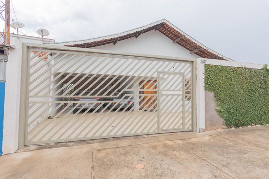 Fachada de casa à venda com 3 quartos, 214m² em Jardim Campos Elíseos, Campinas